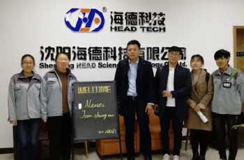 Корейские покупатели приобретают станок для гидроабразивной резки HEAD