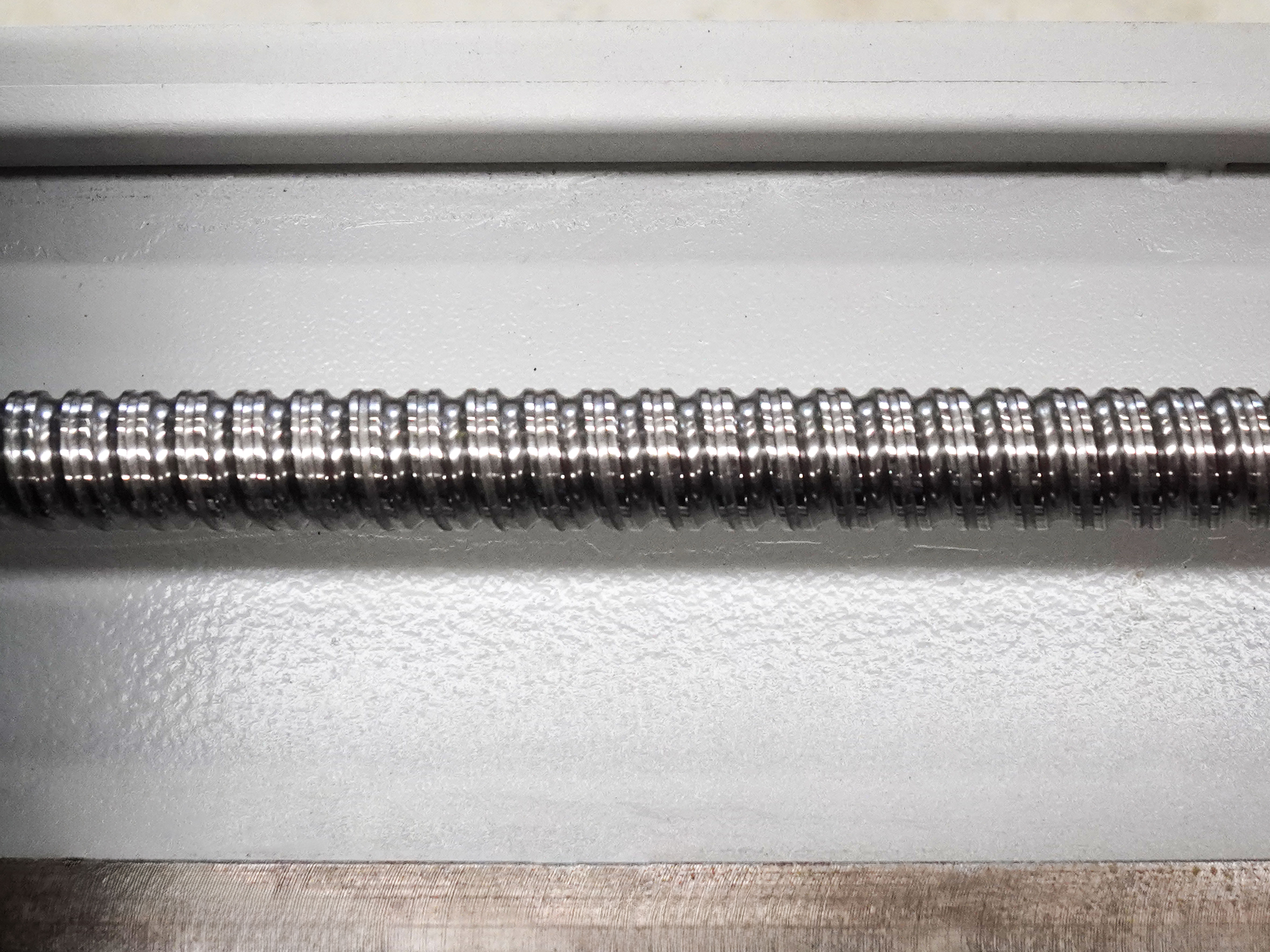 Уотержаная режущая машина